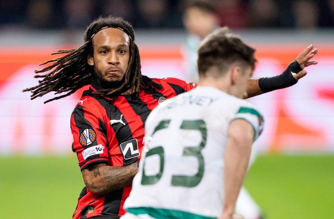 Europa League -Mbabu svinet af Celtic-fans: Jeg vandt for Rangers