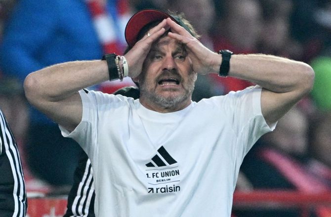 Bundesliga -Union-træner raser mod VAR: Nogen har mistet forstanden