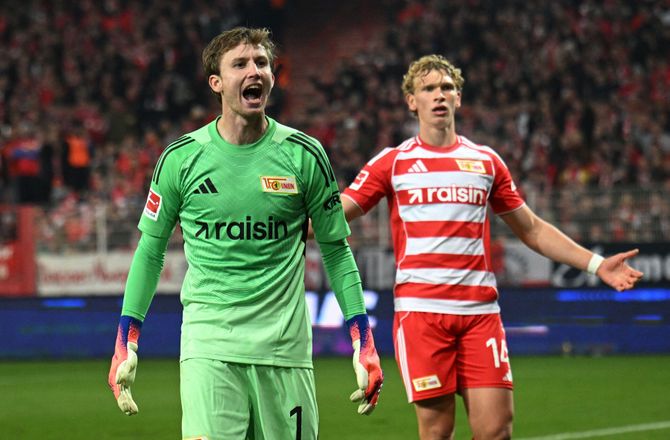 Bundesliga -Rønnow holder landsholdsdør på klem: Skal aldrig sige aldrig