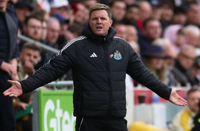 Premier League -Howe overvejer målmandsskifte: Skal tænke over det