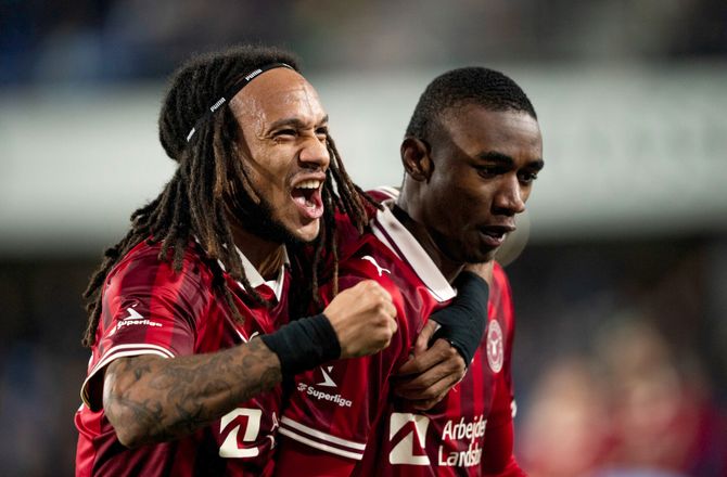 3F Superliga -FC Midtjylland i dialog med Mbabu og Paulinho
