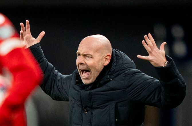 VM kval. UEFA -DBU-boss: Det rigtige at forlænge med Riemer