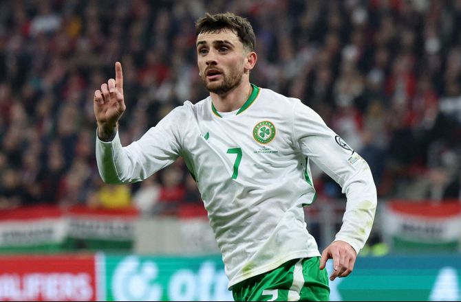 VM kval. UEFA -VM-drømmen lever: Irland dukkede Ungarn i overtiden