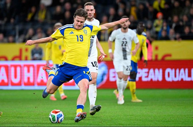 VM kval. UEFA -Svanberg vil møde Danmark: Mindet skal fornyes