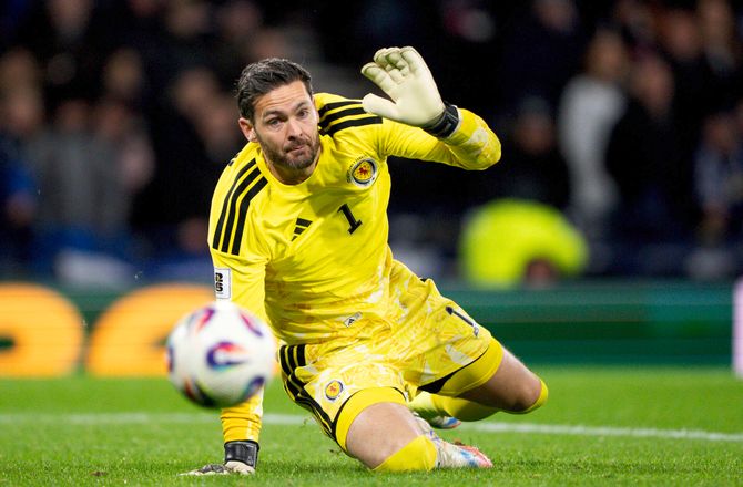 Premiership -43-årige Craig Gordon blev Hearts-helt