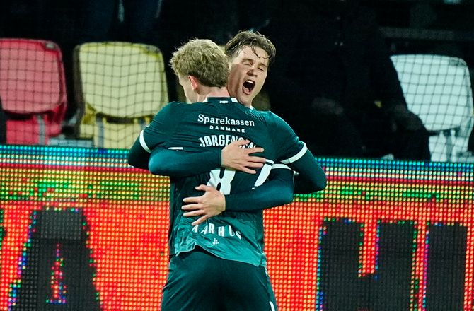 3F Superliga -AGF glæder sig over Carstensen: Må se hvad der sker