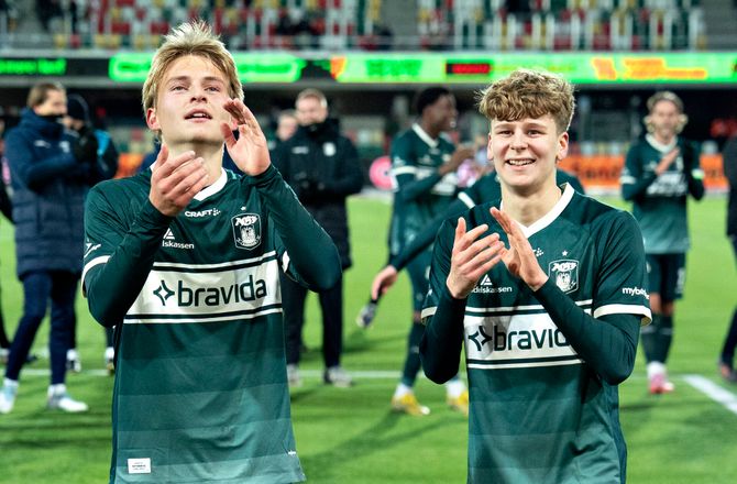3F Superliga -Nicolai Poulsen erstattes af teenager
