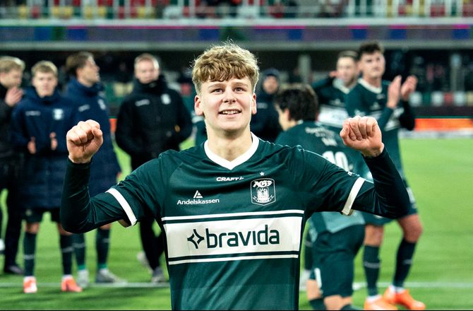 3F Superliga -AGF forlænger med Tómas Óli Kristjánsson