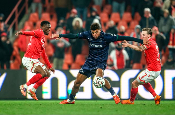 Jupiler Pro League -Ementa frarøvet helterolle i 90. minut 