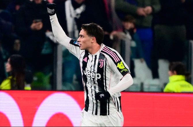 Serie A -Tyrkisk show: Juve hænger på i toppen 