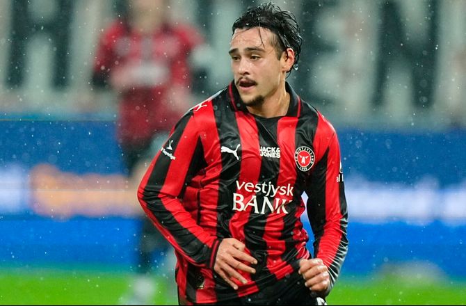 3F Superliga -Rørt Simsir åben for mange destinationer