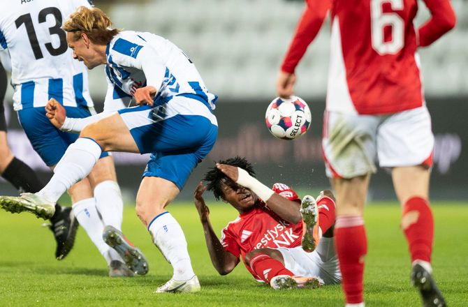 3F Superliga -Bismark smed flaske i frustration: Nødt til at tage ham ud