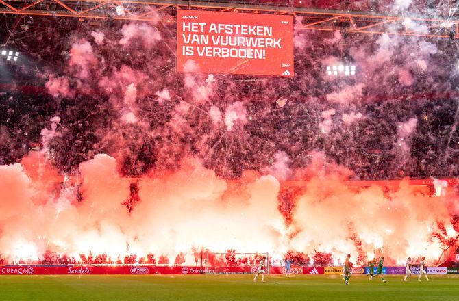 Æresdivisionen -Kæmpe skandale: Ajax-kamp afblæst