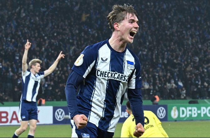 DFB Pokal -16-årig blev historisk i DFB-nedslagtning 