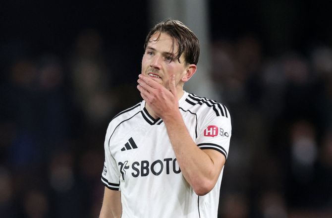 Venskabskampe -Ståle peger på Fulham-nordmand: Bærer bindet