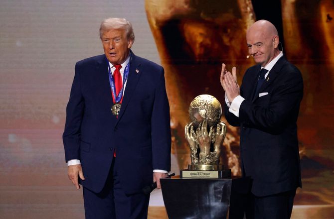 VM -FIFA i stormvejr: Infantino anklages for brud på etiske regler