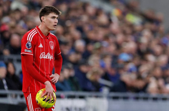 Premier League -Forest-back skal opereres for knæskade 