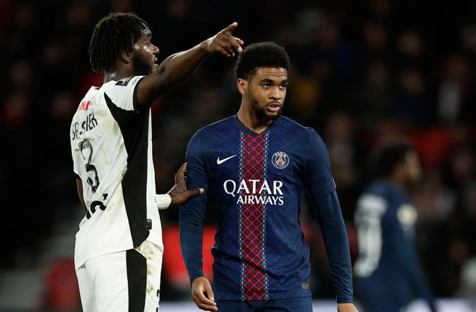 Bundesliga -Frankfurt henter fransk stopper
