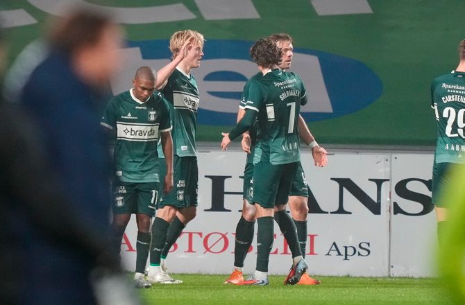Træningskampe -Dommer forlod AGF-test: Niki Zimling passede fløjten