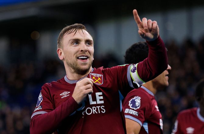Premier League -Bowen betaler tilbage: Barndomsklub får dræn