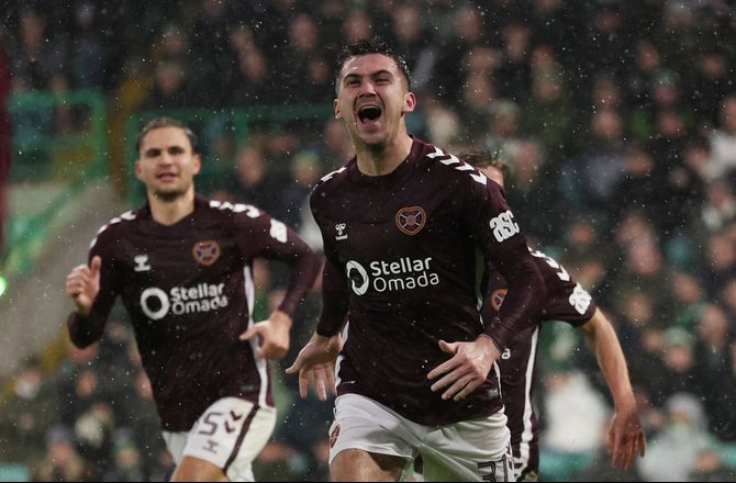 Premiership -Hearts i monumentalt comeback over Rangers