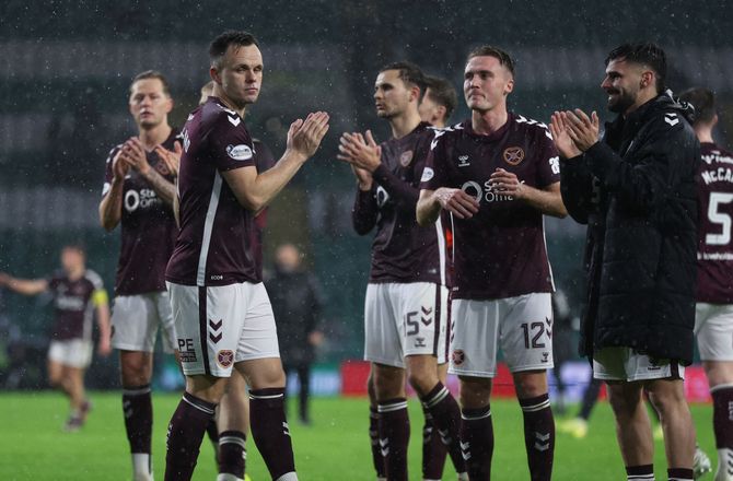 Premiership -Førerholdet Hearts besejrede Askous tropper