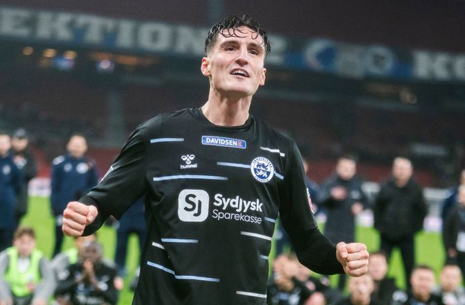 VM kval. UEFA -Qamili starter mod Danmark