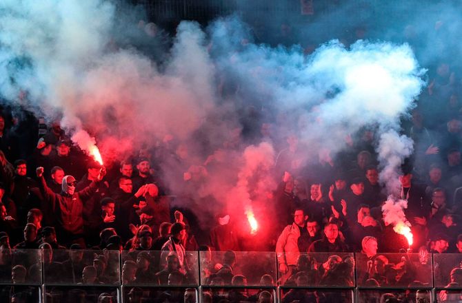 Champions League -Efter hærværk i Barcelona: UEFA straffer Frankfurt