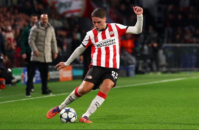 Æresdivisionen -Fenerbahce-skifte afblæst for PSV-profil: Han er vigtig