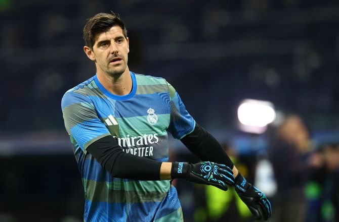 Ligue 2 -Courtois følger Djokovic og Magnussen i fransk klubkøb