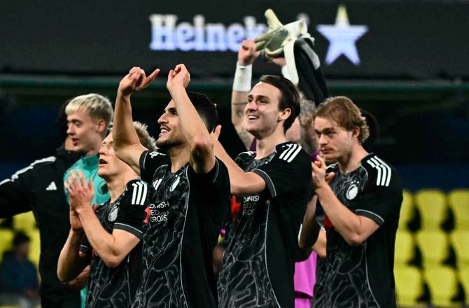 Champions League -Lykkelig Clem: Kastede op inden kickoff