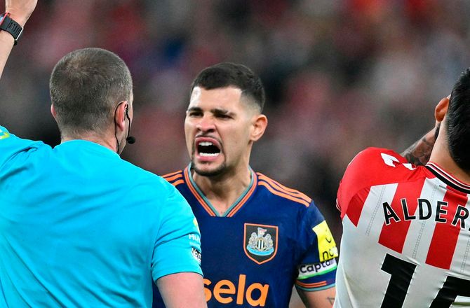Premier League -Newcastle-anfører raser: Det er pinligt