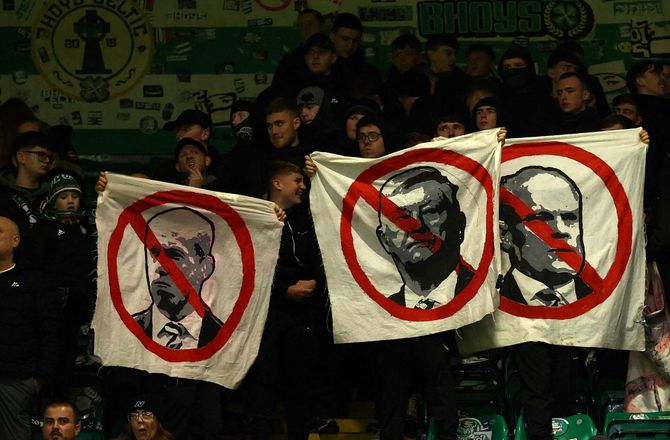 Premiership -Celtic-formand stopper: Blev truet af klubbens fans