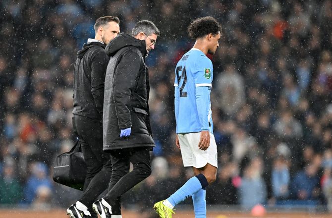 Carabao Cup -Bobb muskelskadet: Håber han snart er tilbage