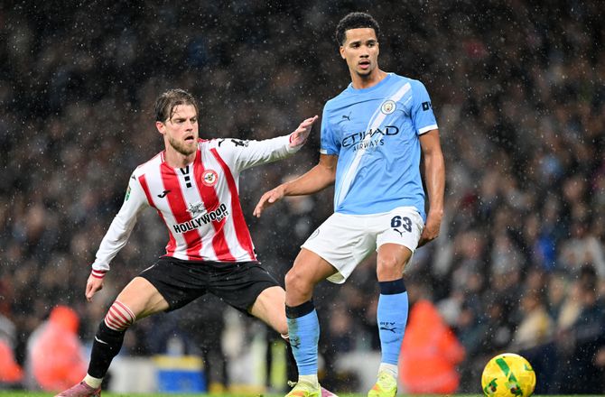Premier League -Manchester City belønner Divine Mukasa