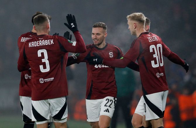 1. Division -Christian Clarup genansættes i Sparta Prag