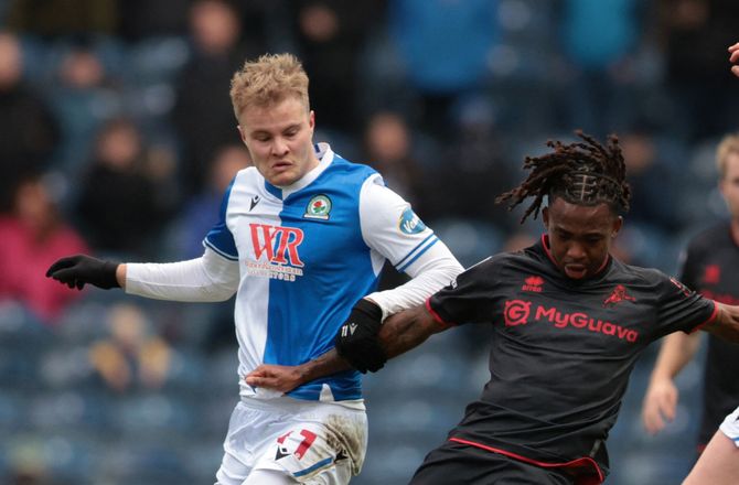 Championship -Tidligere Lyngby-spids forlænger med Blackburn