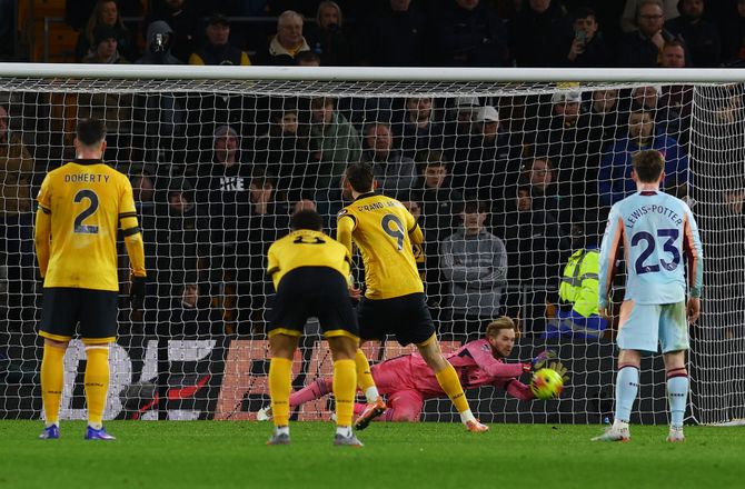 Premier League -Strand Larsen buhet af egne fans: Vanskeligt for ham