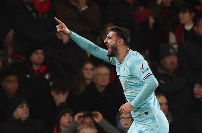 Premier League -Broja sikrede sent point til Burnley