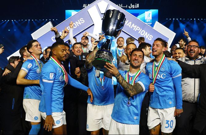 Supercoppa Italiana -Jublende Napoli-kant: Vi kom som mestre 