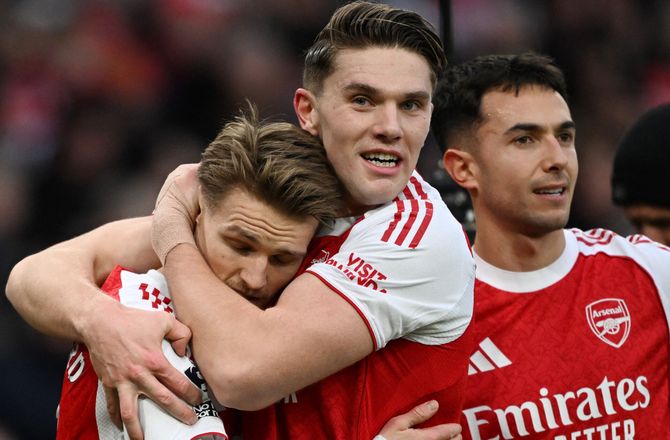 Premier League -Arsenal pligtsejrede sig tilbage på førstepladsen