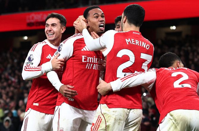 Premier League -Arsenal uddelte bøllebank og brød Villas voldsomme stime