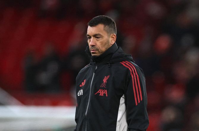 Æresdivisionen -Giovanni van Bronckhorst meldes på plads i Feyenoord