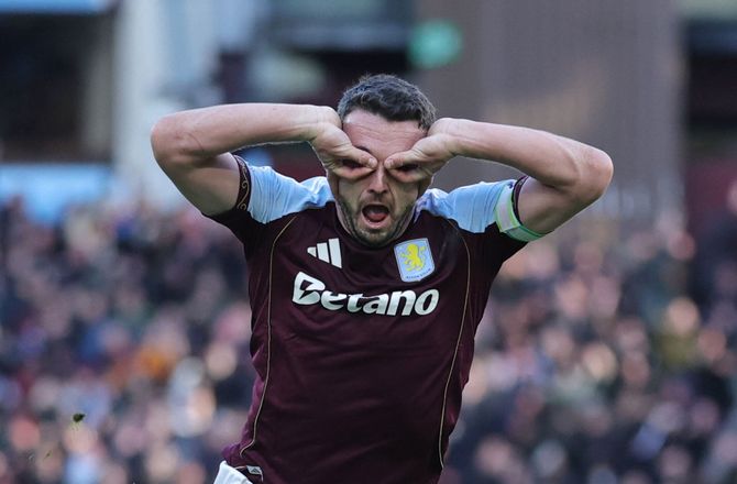 Europa League -Efter syv ugers pause: McGinn klar for Villa