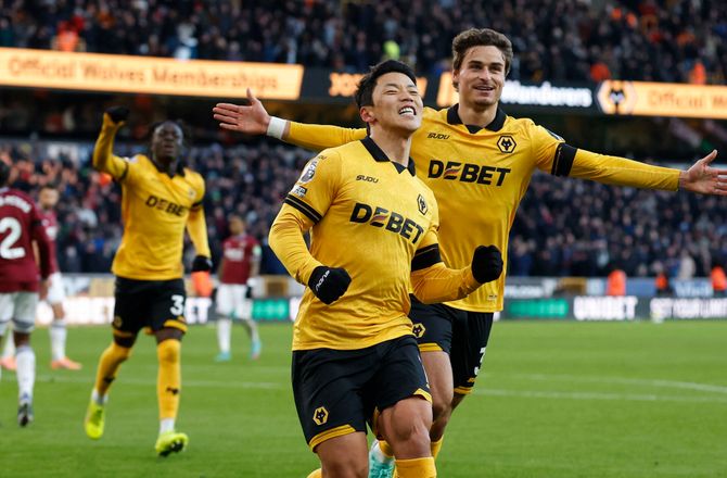 Premier League -Forværrede West Ham-krise: Wolves tog første sejr i sæsonen