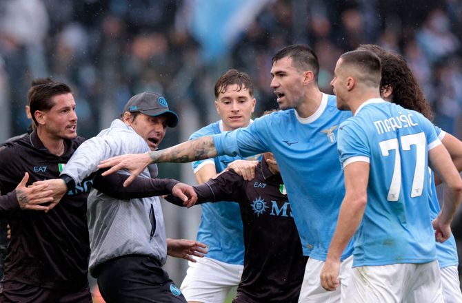 Serie A -Tumult og røde kort: Napoli dominerede Lazio