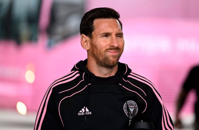 UE Cornella -Lionel Messi bliver klubejer i Spanien