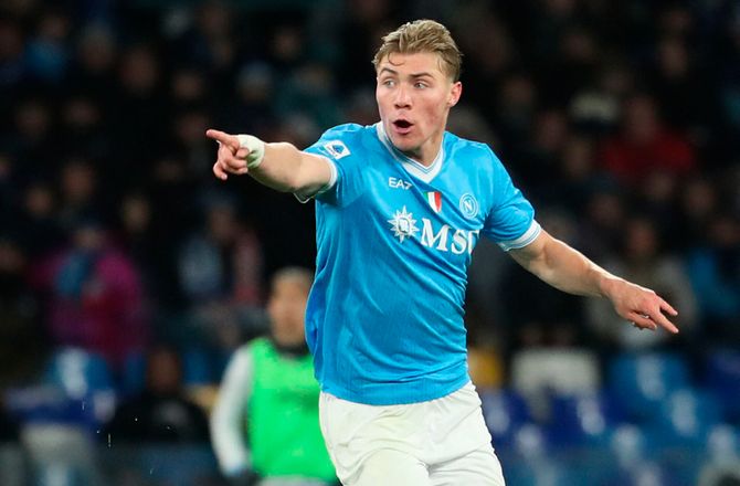 Serie A -Uforstående Højlund: Rørte ikke bolden med hånden