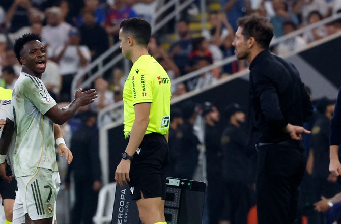 Supercup -Simeone undskylder til Vinicius: Det var forkert 