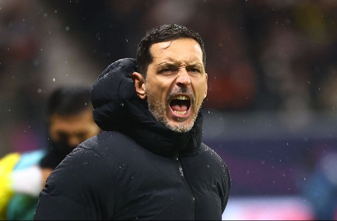 Bundesliga -Frustreret Toppmöller: Fortjent nederlag